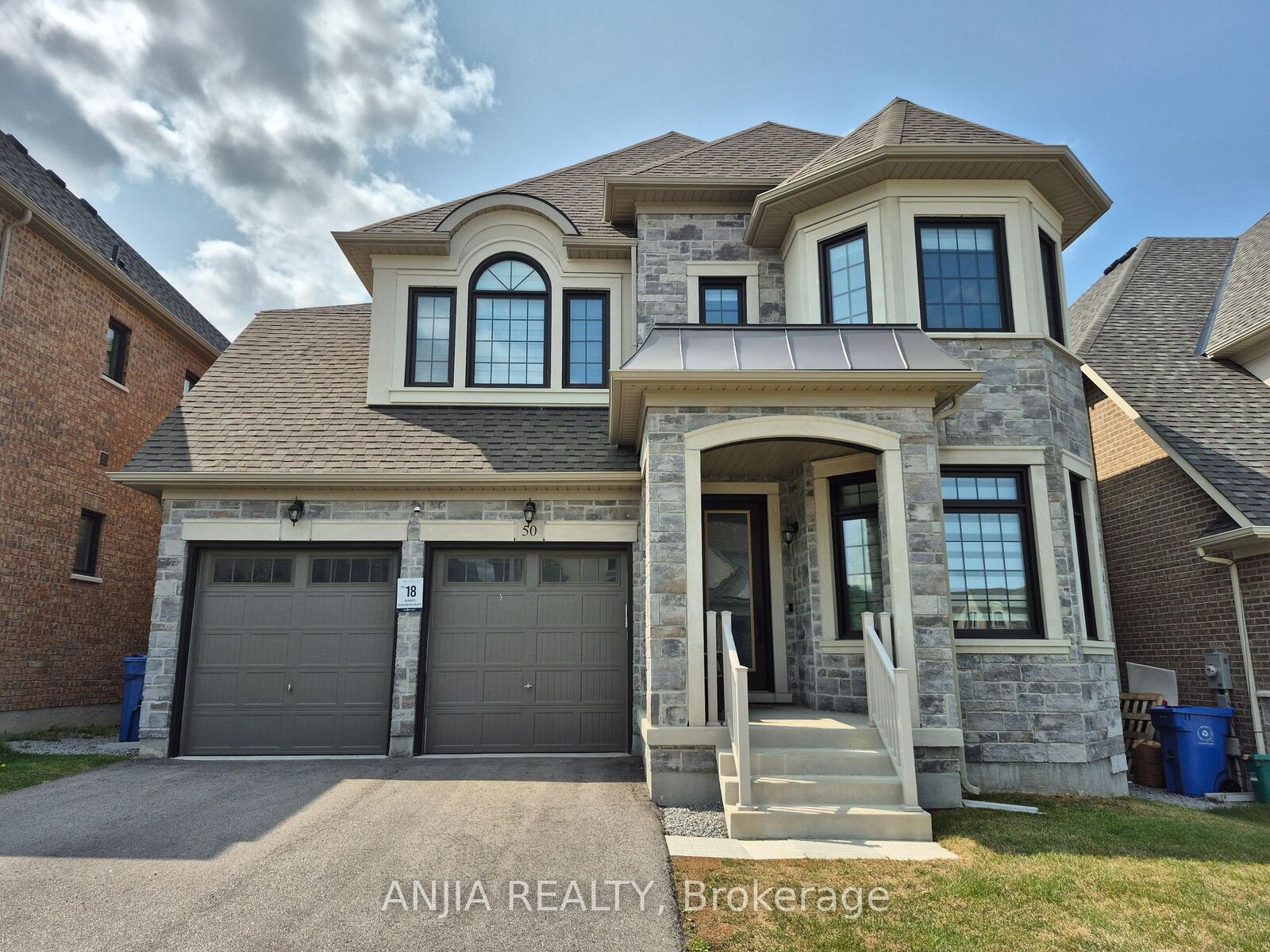 Property Photo:  50 Meadow Vista Crescent Upper  ON L9N 0T4 