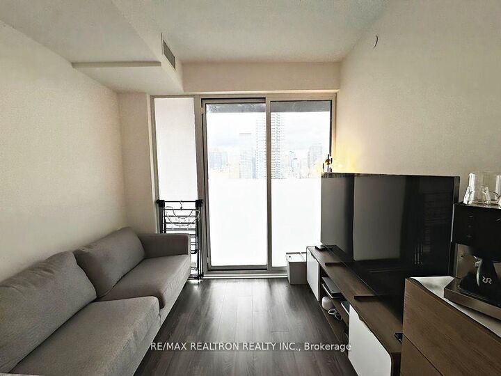 Property Photo:  20 Edward Street 2422  ON M5G 0C5 