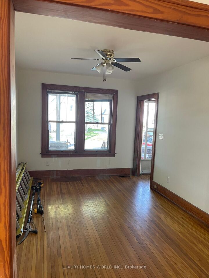 Property Photo:  478-480 Cameron Avenue N  ON N9B 1Y7 