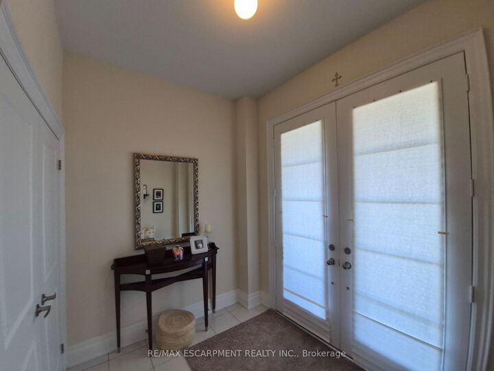 Property Photo: 610 Sweetwater Crescent ON L3X 0H5
