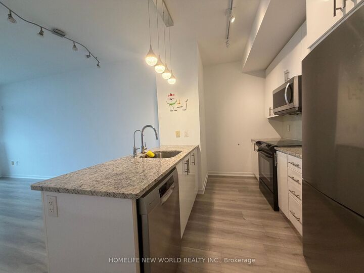 Property Photo:  70 Forest Manor Road 2501  ON M2J 0A9 