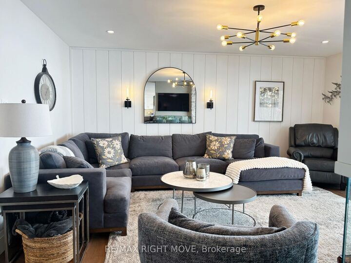 Property Photo: 1189 Woodland Drive ON L3V 0R8
