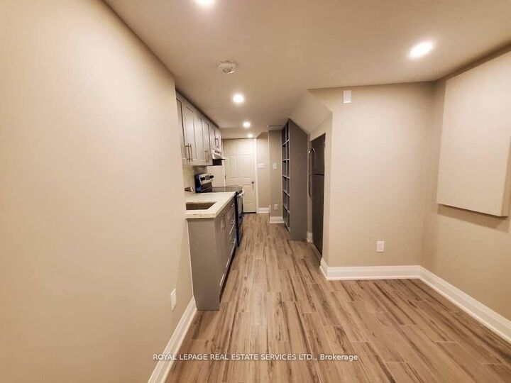 Property Photo:  39 Vezna Crescent Bsmt  ON L6X 5K5 