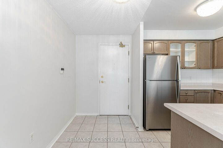Property Photo: 11 Michael Power Place Ph14 ON M9A 5G3
