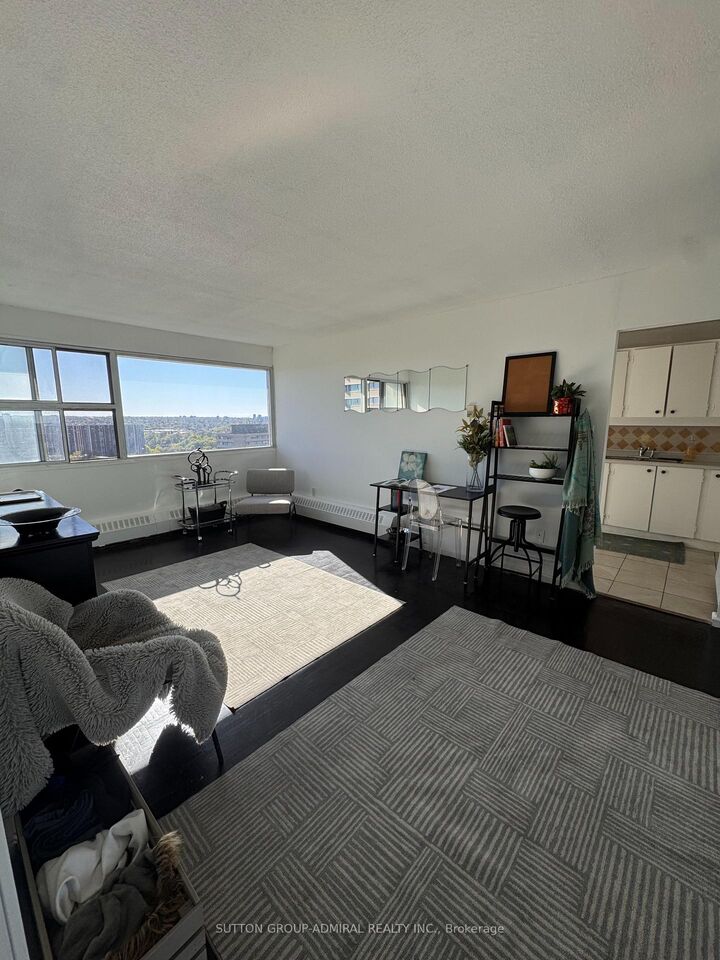 Property Photo:  715 Don Mills Road 2405  ON M3C 1S5 