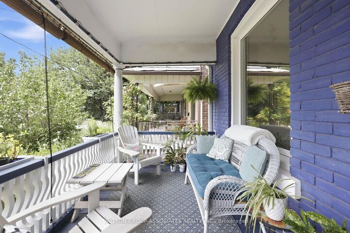 Property Photo:  627 Euclid Avenue  ON M6G 2T6 