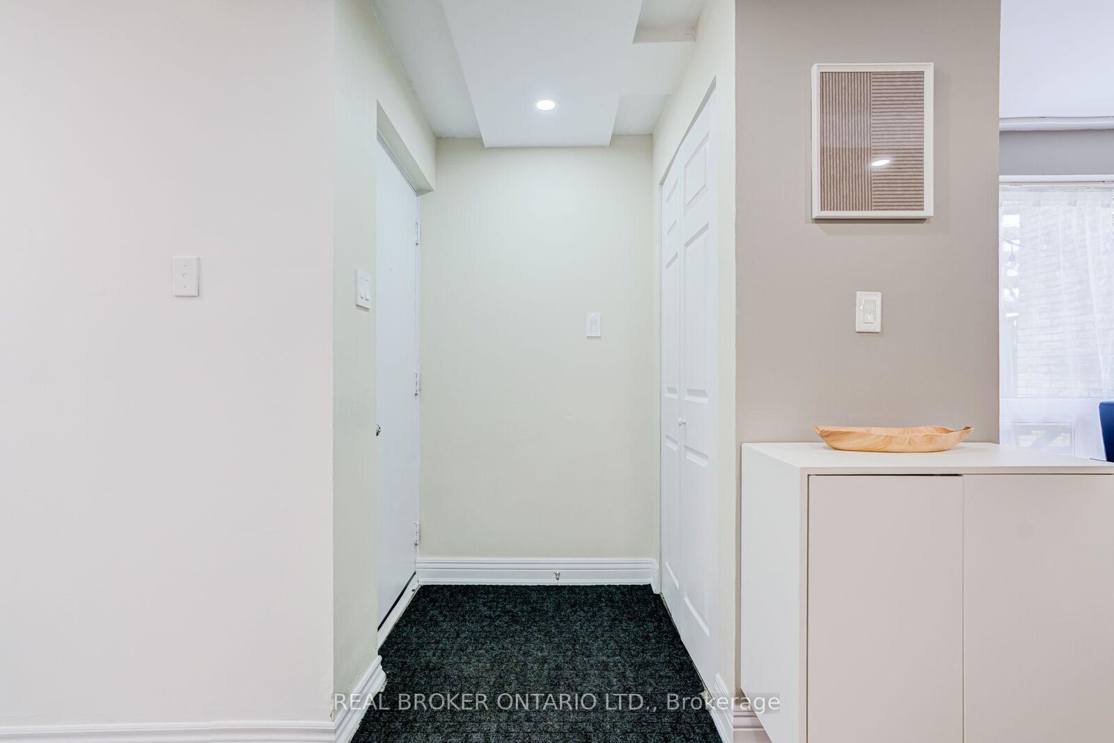 Property Photo: 130 Ling Road 62 ON M1E 4V9