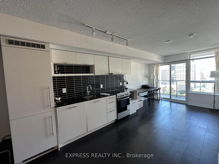 Property Photo:  365 Church Street 1613  ON M5B 0B5 