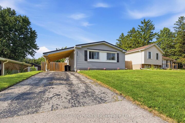 Property Photo:  925 Sunset Boulevard  ON N4S 4A5 
