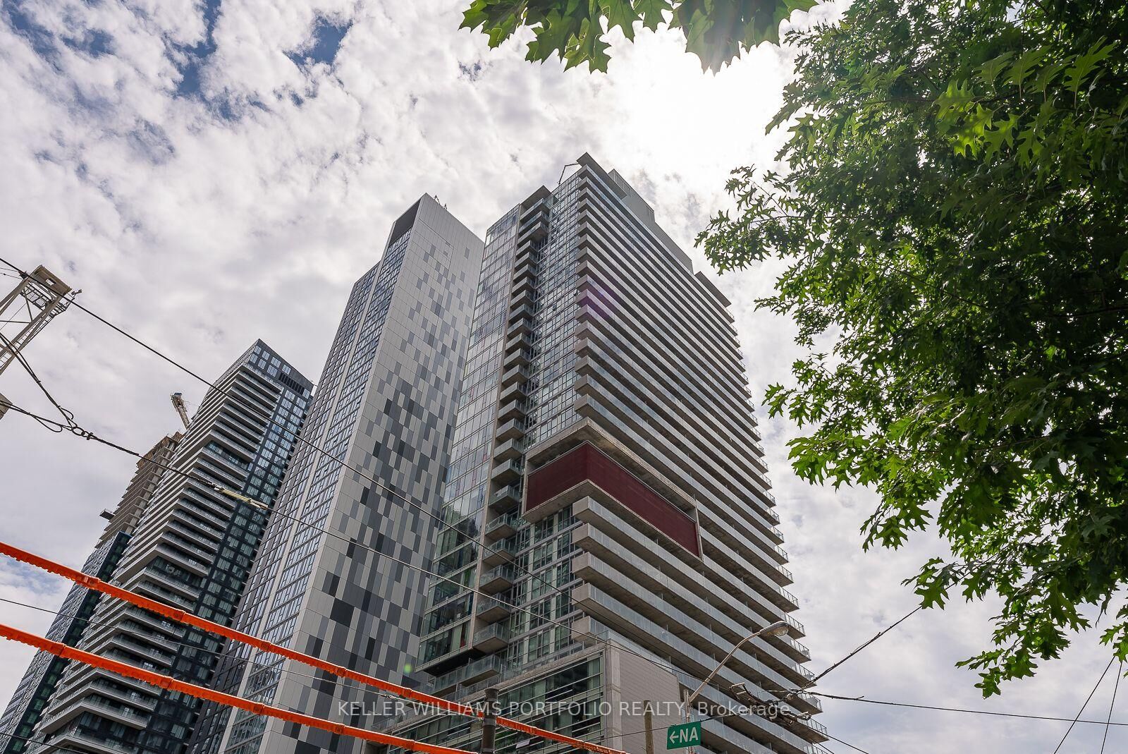 Property Photo: 375 King Street W 1805 ON M5V 1K5