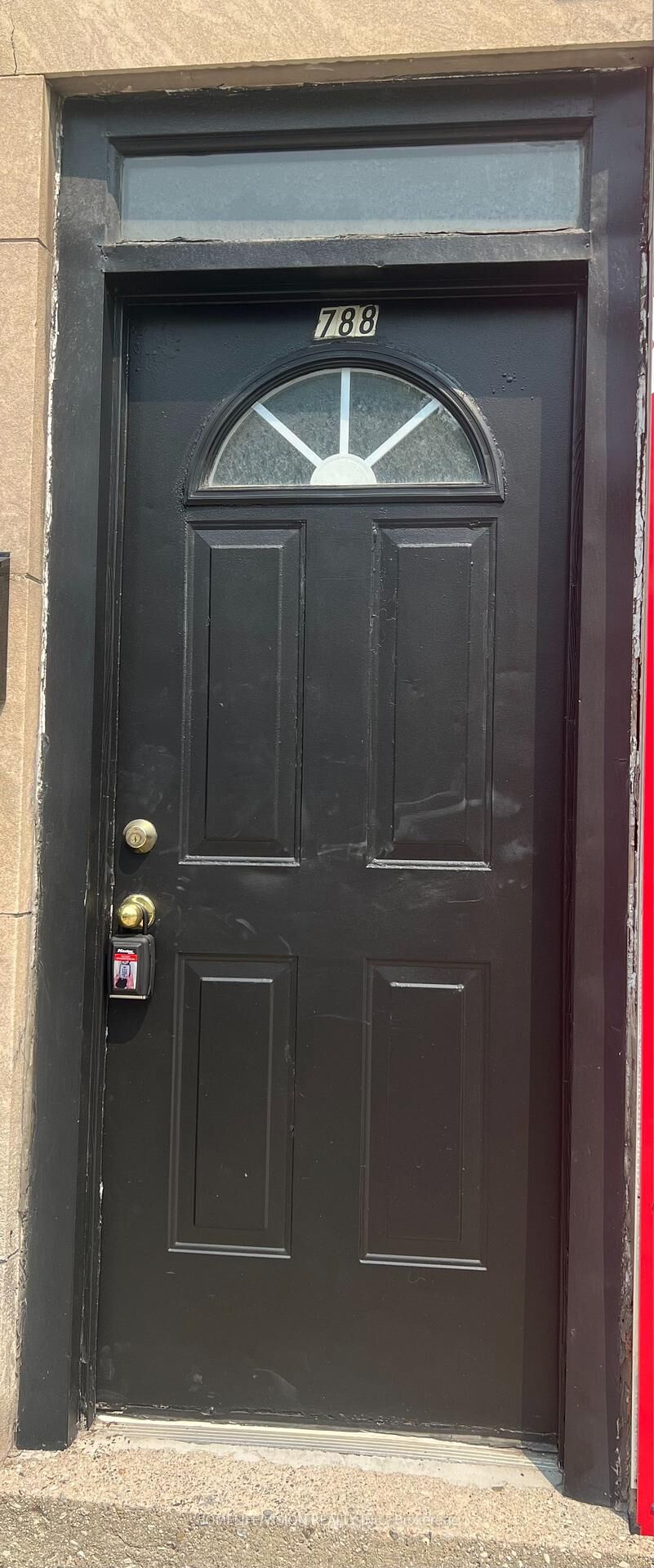 Property Photo:  788 Eglinton Avenue E 1  ON M4G 2L1 