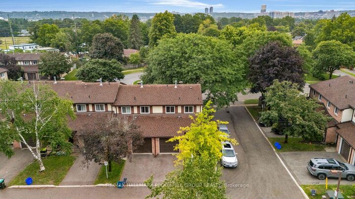 Property Photo:  52 Adelaide Street 38  ON L4N 3T5 