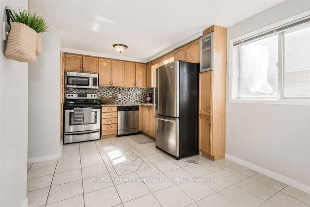 Property Photo:  110 Steeles Crescent  ON N1R 8C4 