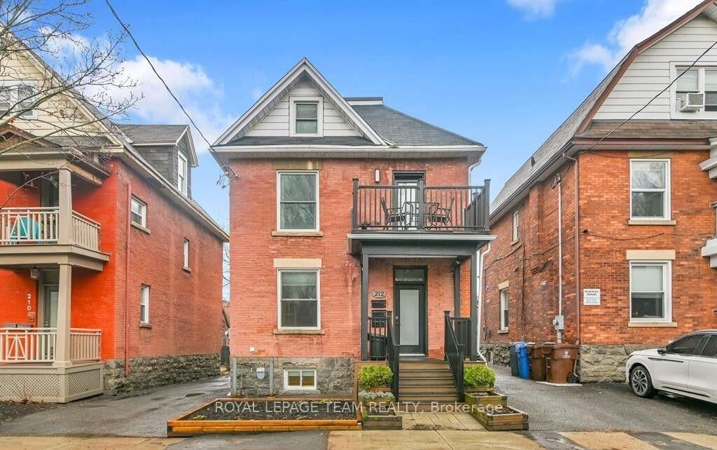 Property Photo: 212 Flora Street 1 ON K1R 5R7