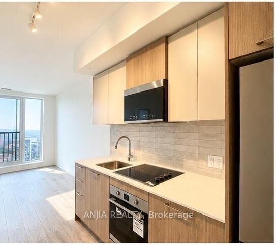 Property Photo:  10 Oak Street 2501  ON M5A 0Z1 