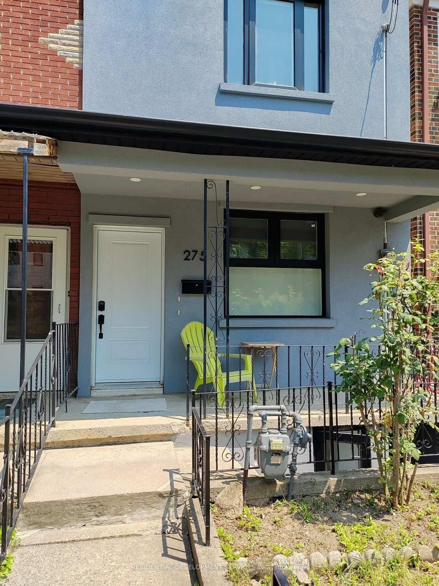 Property Photo:  275 Euclid Avenue 2nd Floor  ON M6J 2K1 