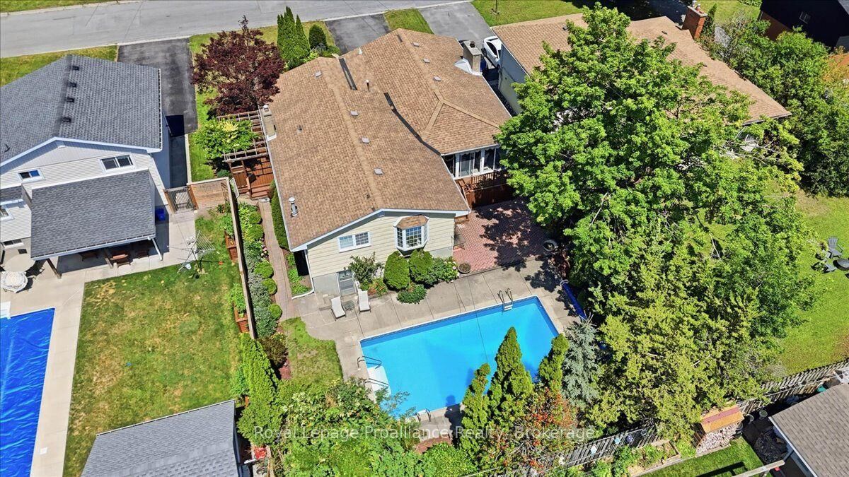 Property Photo:  50 Melrose Crescent  ON K8N 1X9 