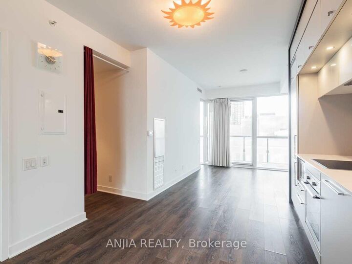Property Photo: 15 Grenville Street 801 ON M4Y 1A1