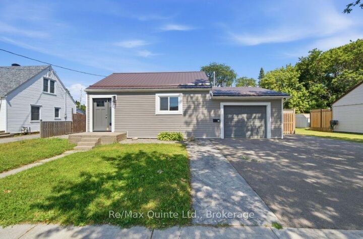 Property Photo:  14 Johnson Road  ON K8V 2W7 