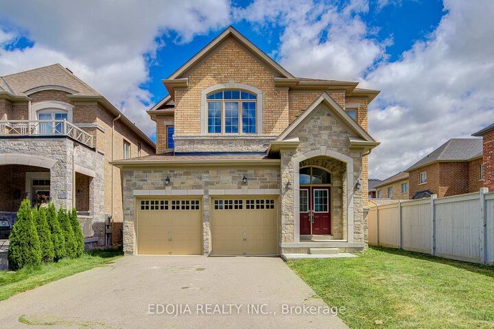 Property Photo: 226 Gibson Circle ON L3Z 0X1
