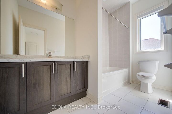 Property Photo:  226 Gibson Circle  ON L3Z 0X1 