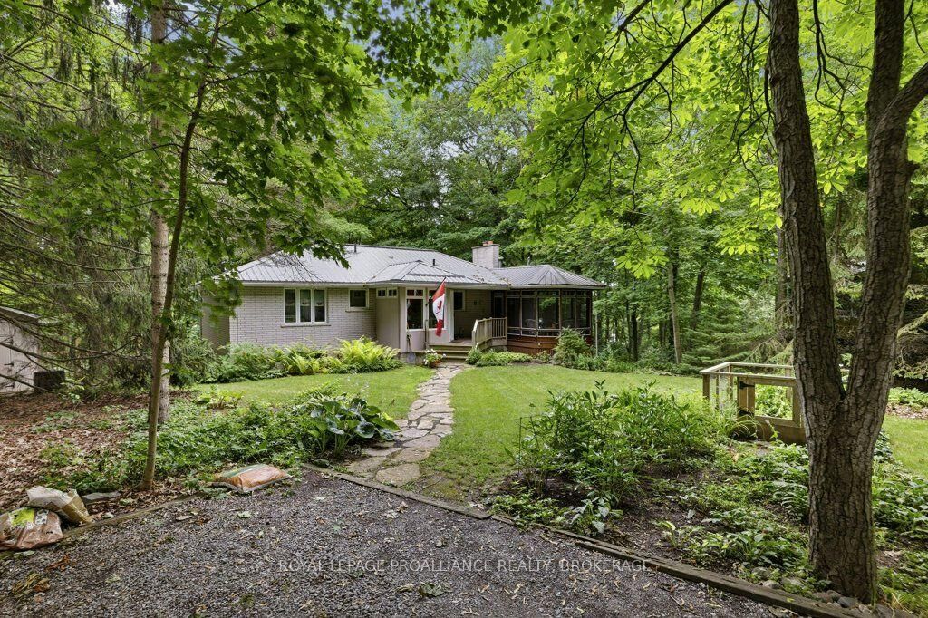 Property Photo: 12 Oriole Lane ON K7K 5E2