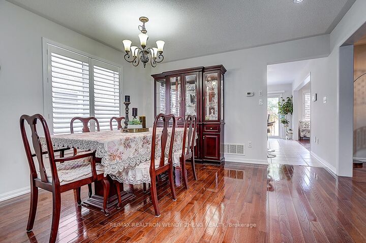 Property Photo: 10 Collie Crescent ON L4A 0V8