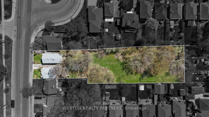 Property Photo:  372-374 Kennedy Road  ON M1K 2A5 