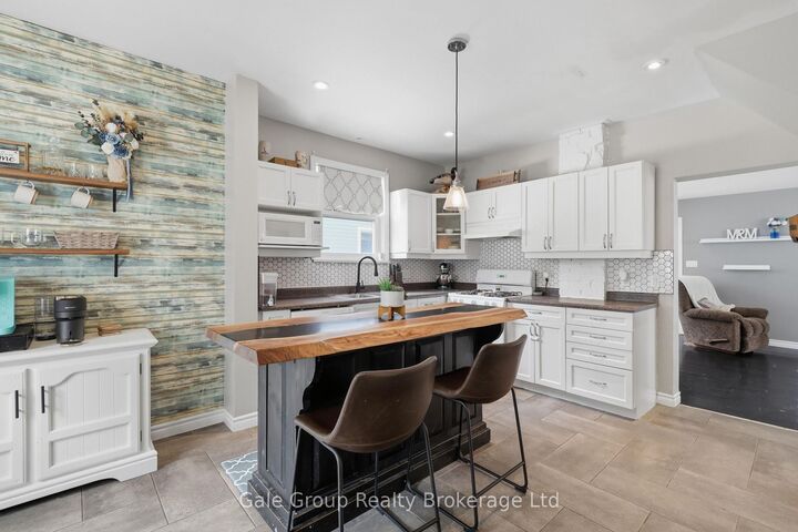 Property Photo:  32 West Avenue  ON N5R 3P5 