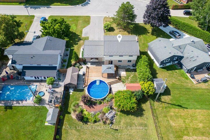 Property Photo:  10201 Lynhurst Park Drive  ON N5P 2E5 