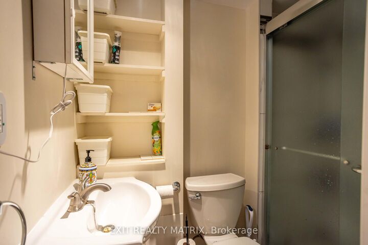 Property Photo:  552 Dunbrack Street  ON K1K 1J5 