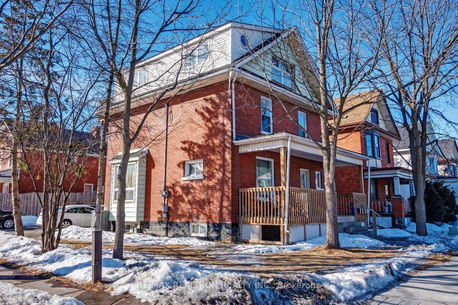 Property Photo: 54 Ritson Road S ON L1H 5G9