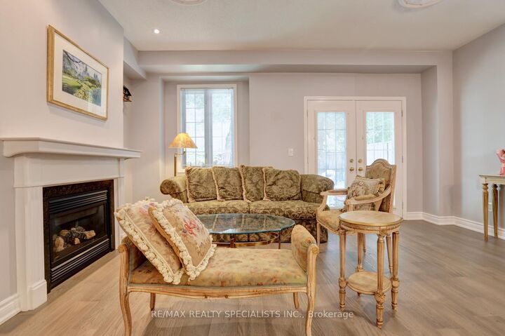 Property Photo: 2401 Fifth Line W 8 ON L5K 1V9