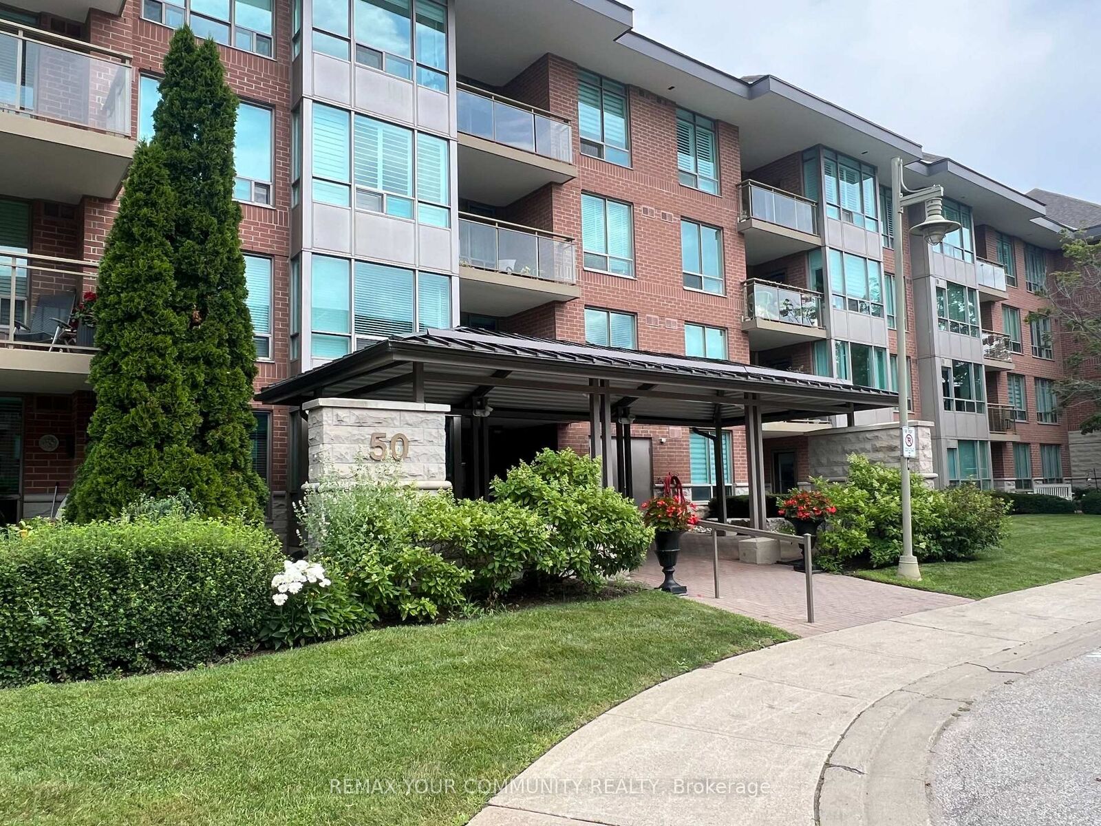 Property Photo:  50 The Boardwalk Way 207  ON L6E 1B6 