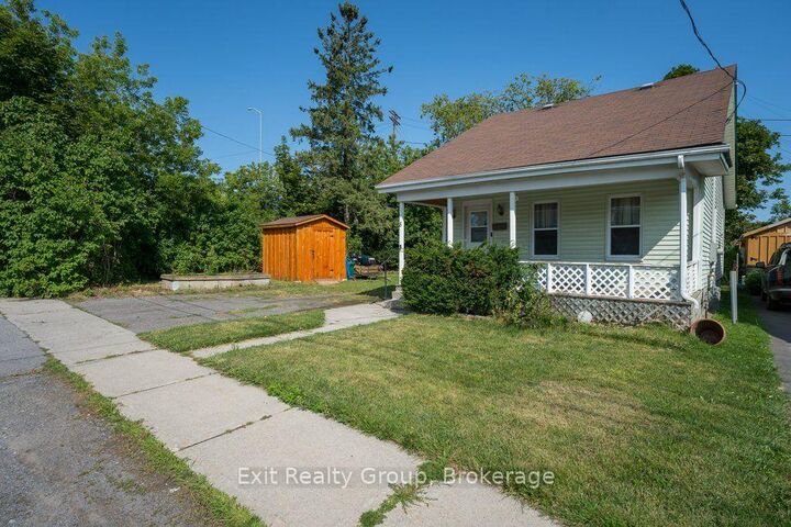 Property Photo:  8 Ridley Street E  ON K8P 1X9 