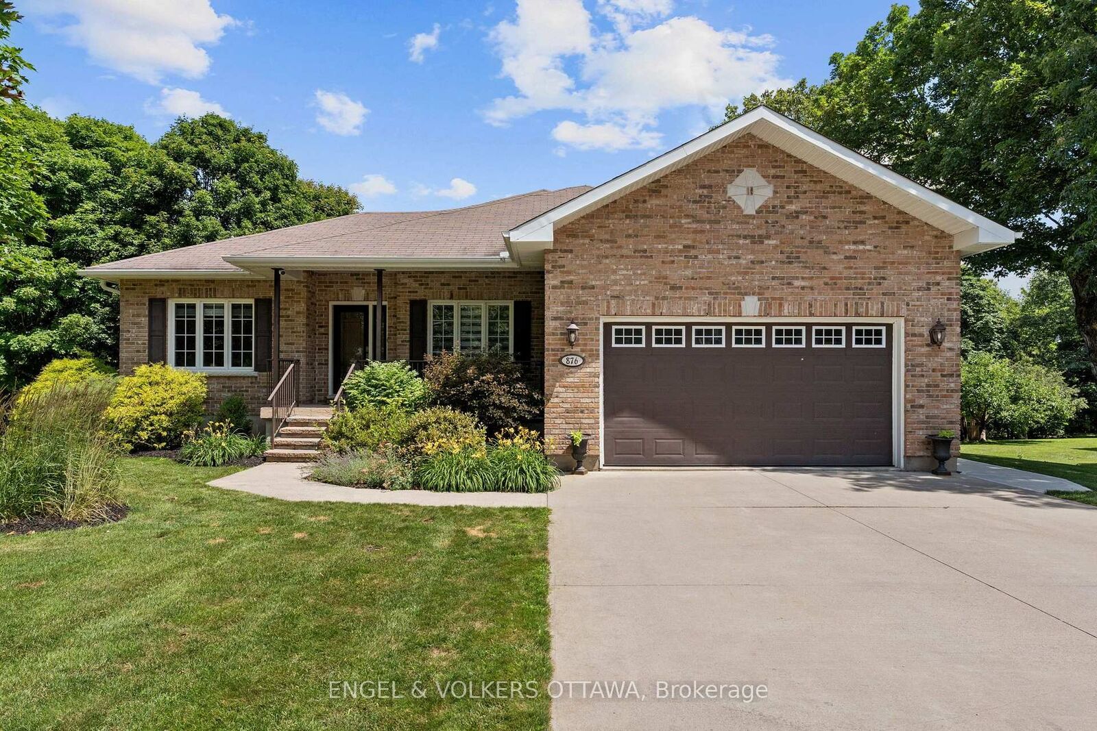 Property Photo:  876 Center Street  ON K0A 1G0 