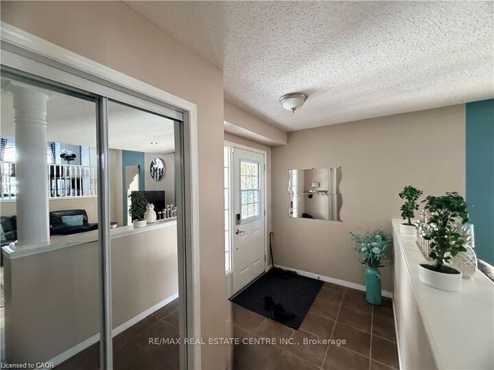 Property Photo:  15 Gees Way  ON N3C 4M5 
