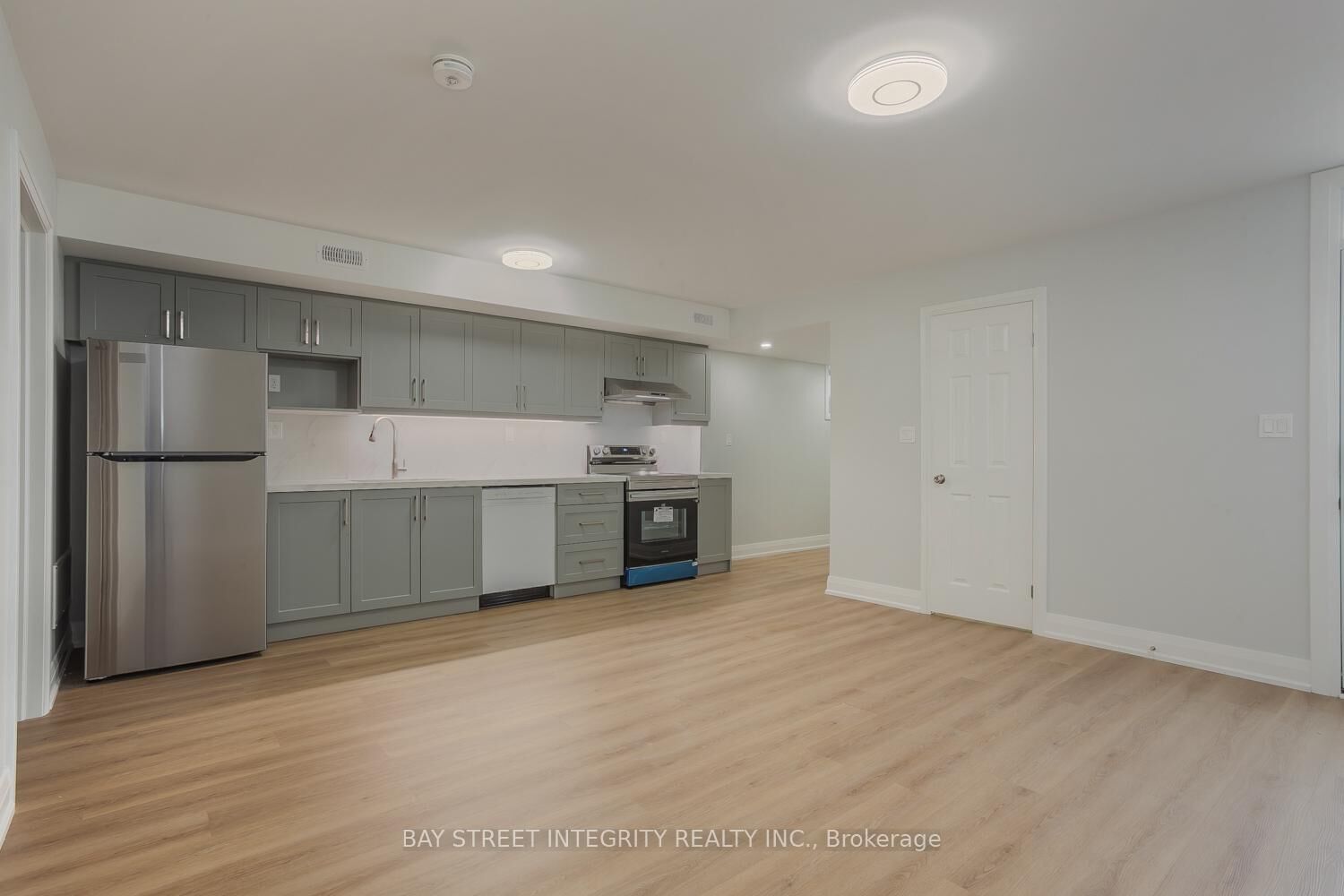 Property Photo:  19 D'Arcy Street Bsm  ON M5T 1J8 