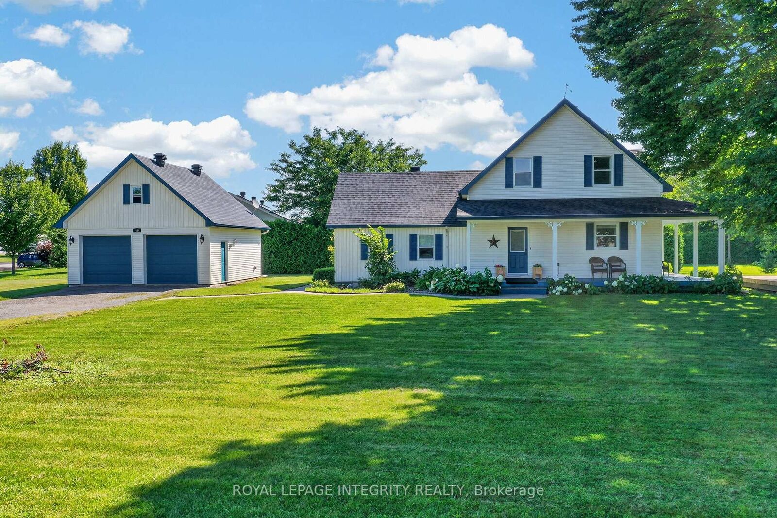 Property Photo: 1954 Farisita Drive ON K0A 3H0