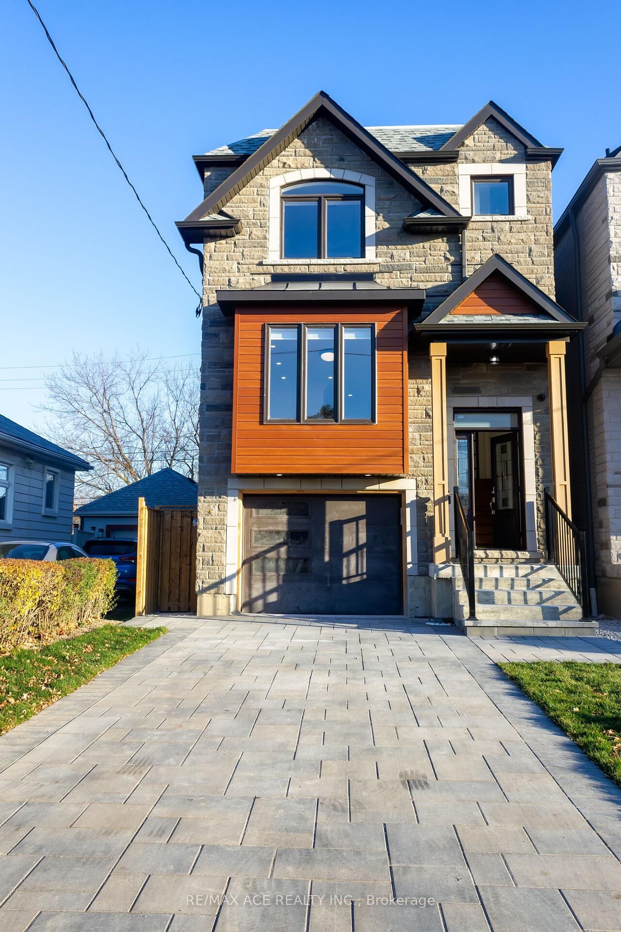 Property Photo: 229B McIntosh Street ON M1N 3Z2