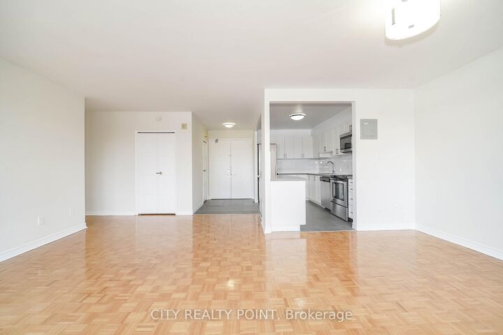 Property Photo: 10 Shallmar Boulevard Ph6 ON M5N 1J4