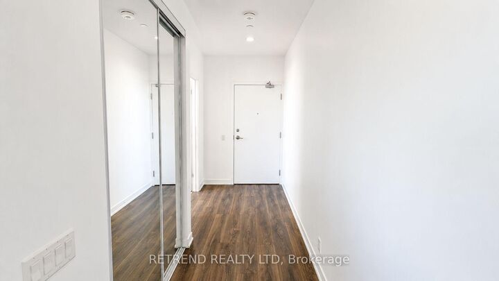 Property Photo:  5 Buttermill Avenue 1902  ON L4K 0J5 