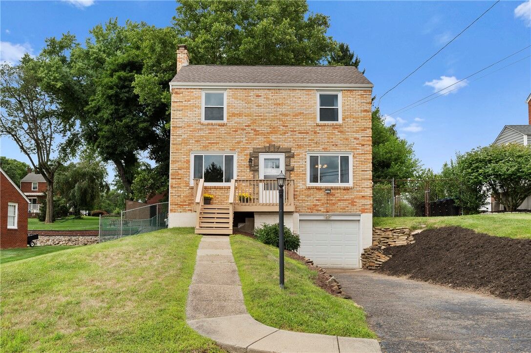 Property Photo: 1145 Balmoral Dr PA 15237
