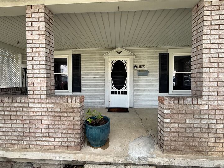 Property Photo: 1612 Broad St PA 15601