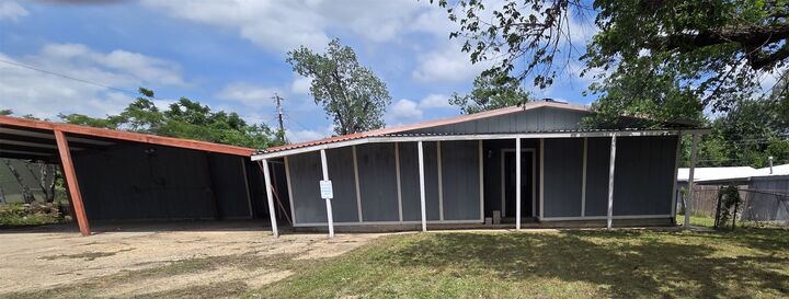 Property Photo:  708 Rockdale Road  TX 76567 