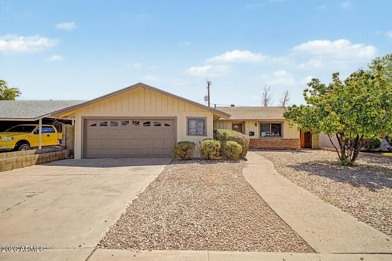 Property Photo:  741 N Jay Street  AZ 85225 