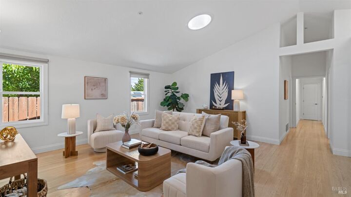Property Photo:  4 Malone Lane  CA 94903 