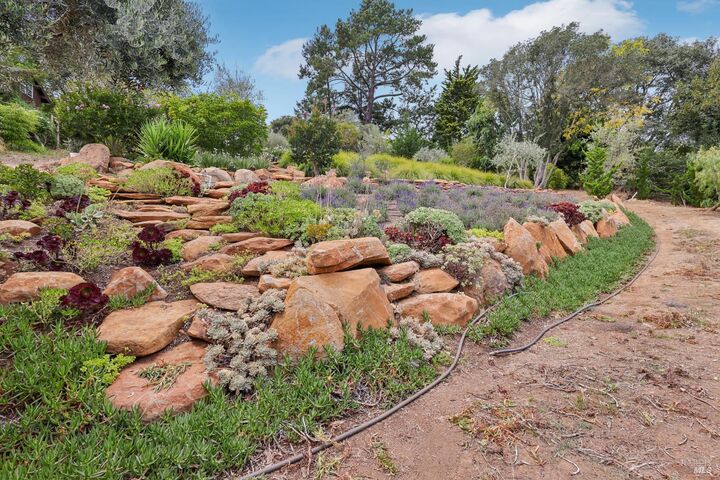 Property Photo:  1424 Quail Court  CA 95404 