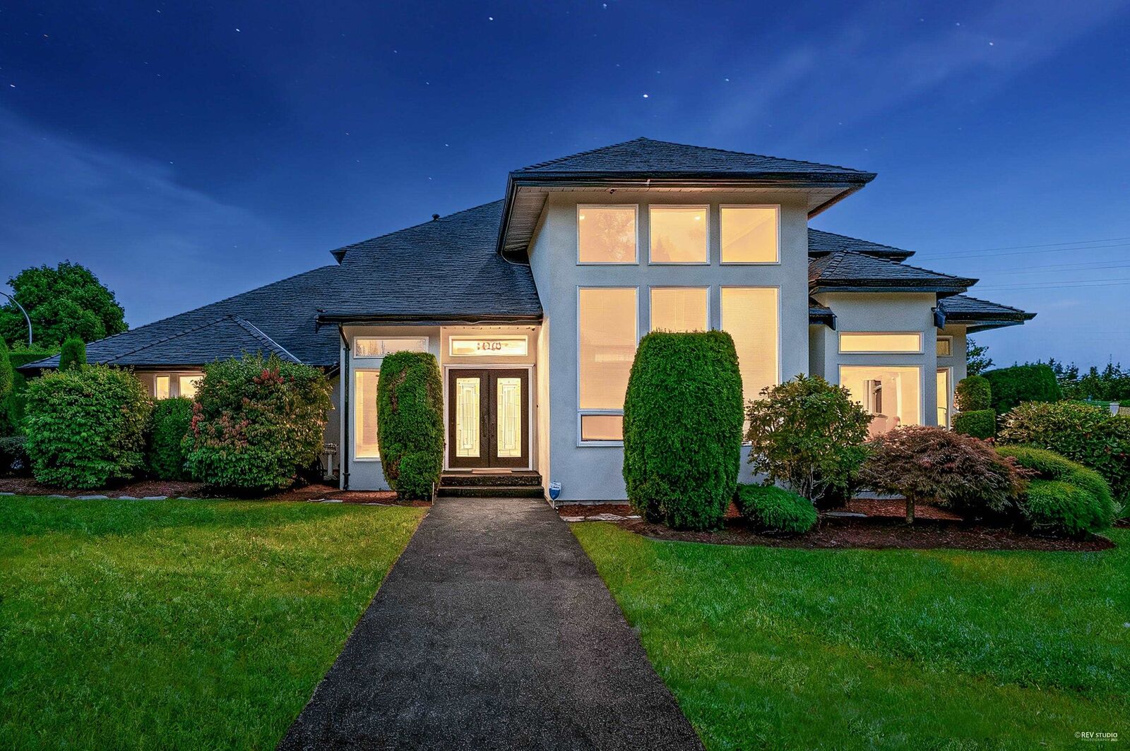 Property Photo: 14260 82A Avenue BC V3W 0V6