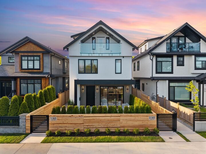 Property Photo: 165 E 45th Avenue 1 BC V5W 1W8